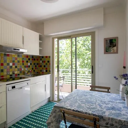 Avec Vue Panoramique Sur Et Montagne Apartment *