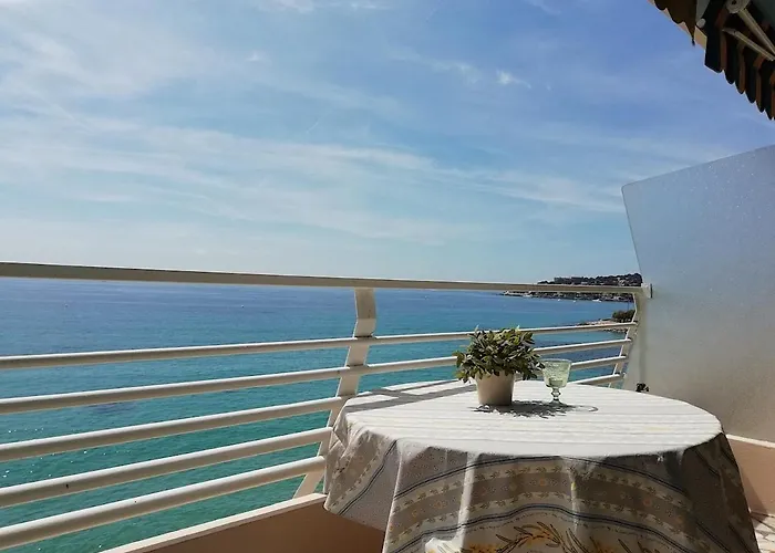 Avec Vue Panoramique Sur Et Montagne Lejlighed Menton