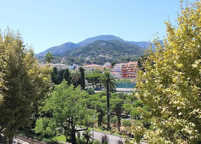 Avec Vue Panoramique Sur Et Montagne *