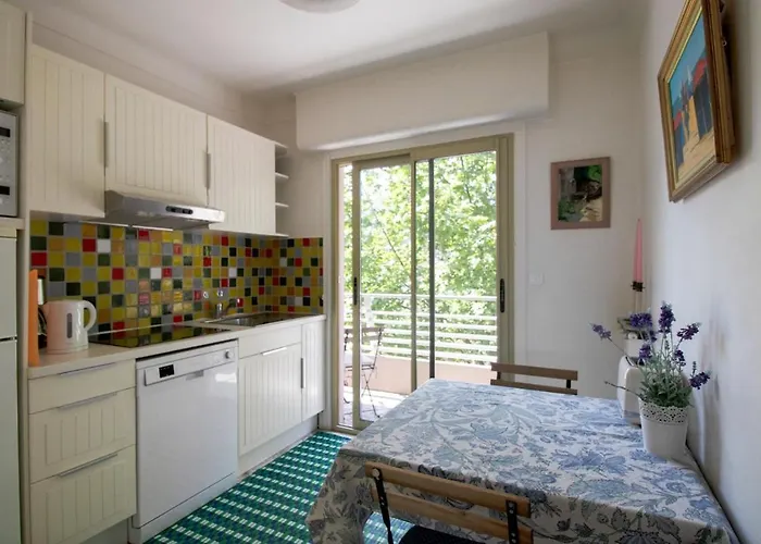 Avec Vue Panoramique Sur Et Montagne Apartment *